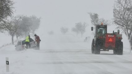 Meteorologové varují před sněhovými jazyky, náledím a silnými mrazy